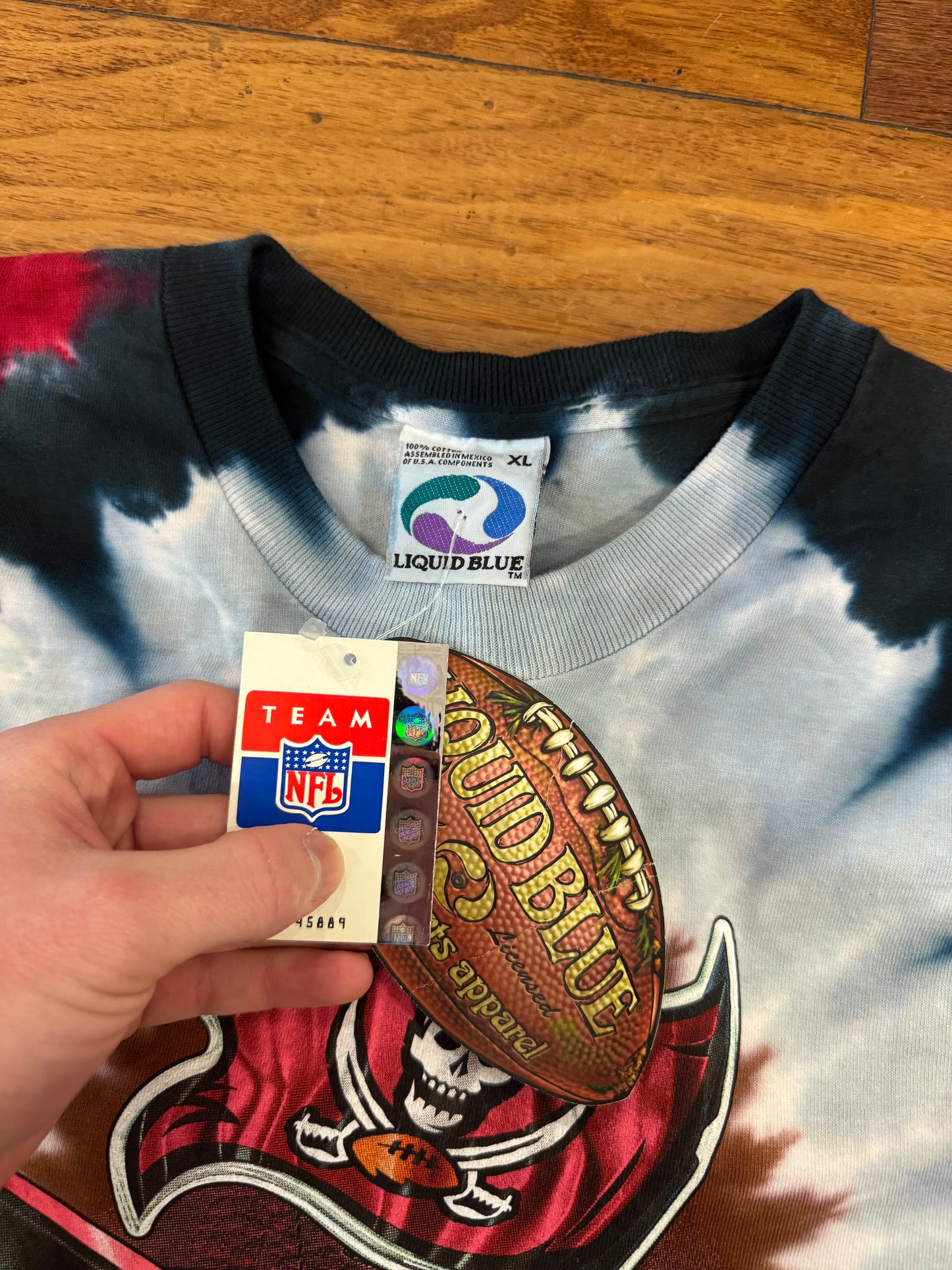 Tampa Bay Buccaneers Vintage Liquid Blue Tie Dye Deadstock Tee (XL)