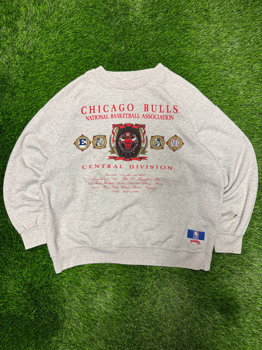 90s Chicago Bulls Vintage Distressed Nutmeg Crewneck (XL)