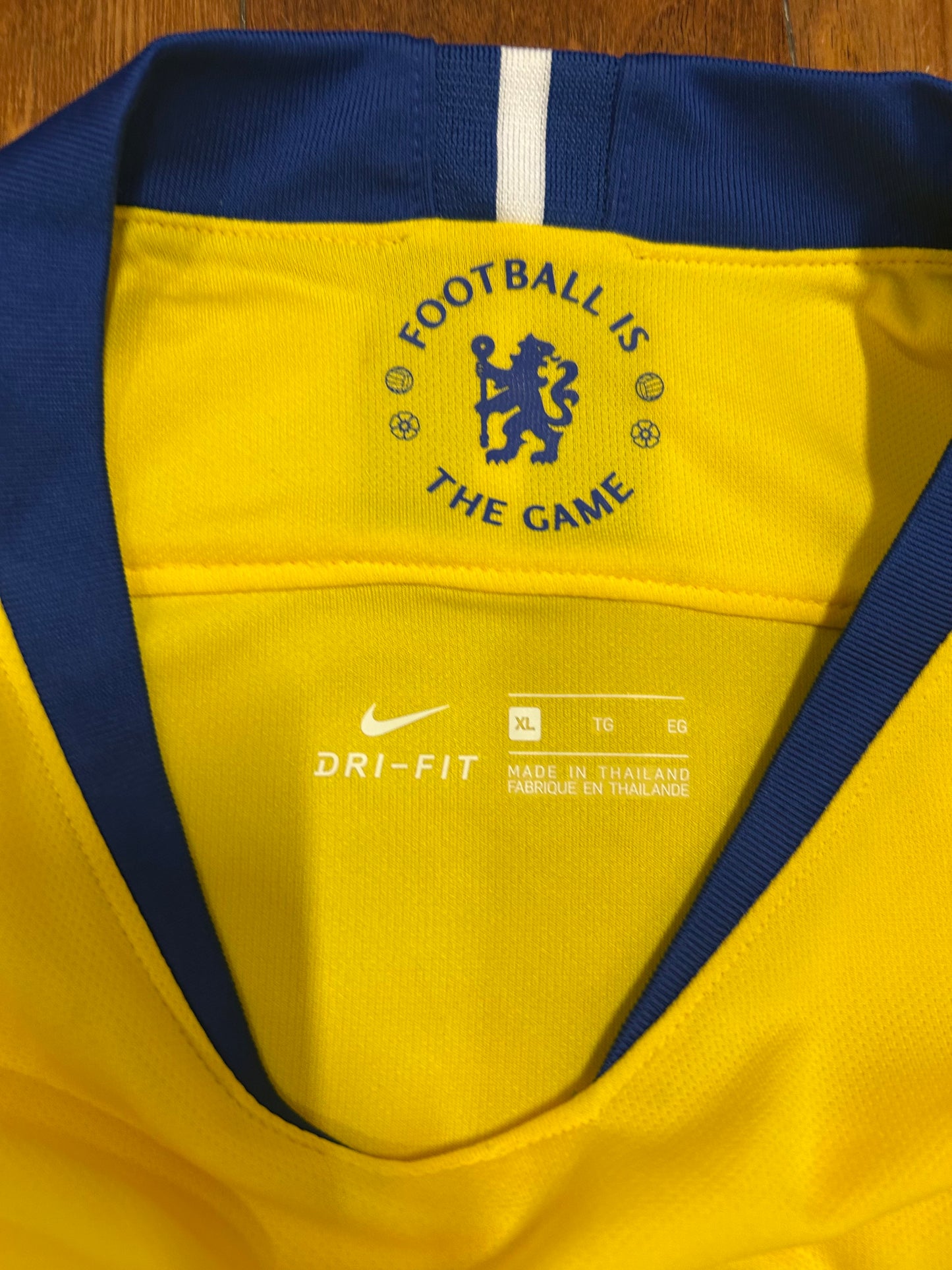 Chelsea FC Nike Yellow Soccer Jersey 2018 Kit (XL)