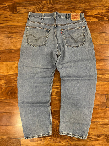 2004 Levi's 550 Relaxed Blue Jeans (38 x 30)