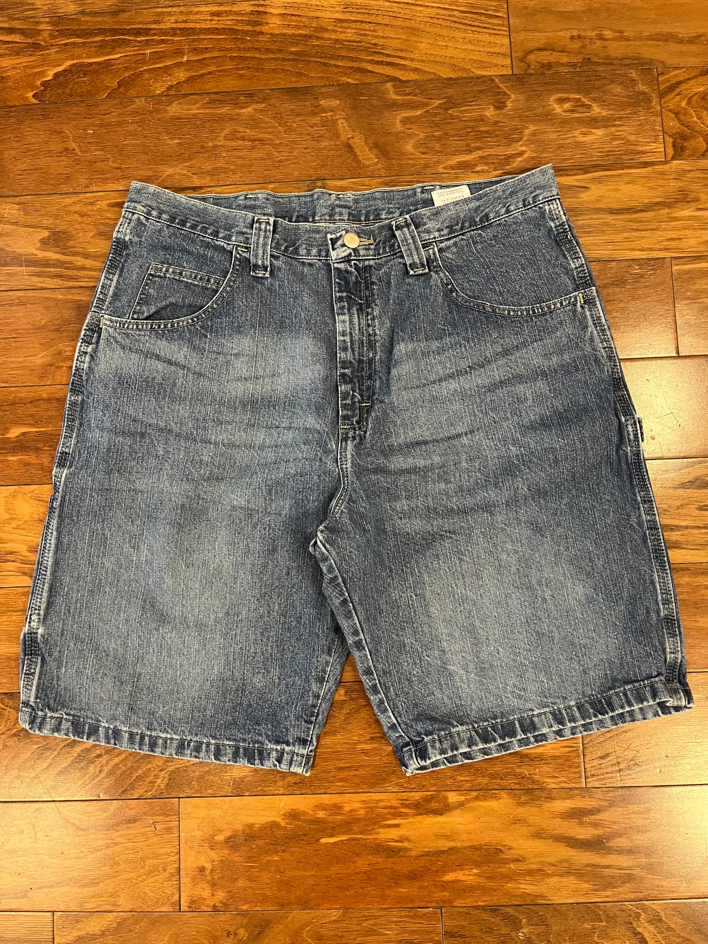00s Wrangler Original Carpenter Shorts (36)
