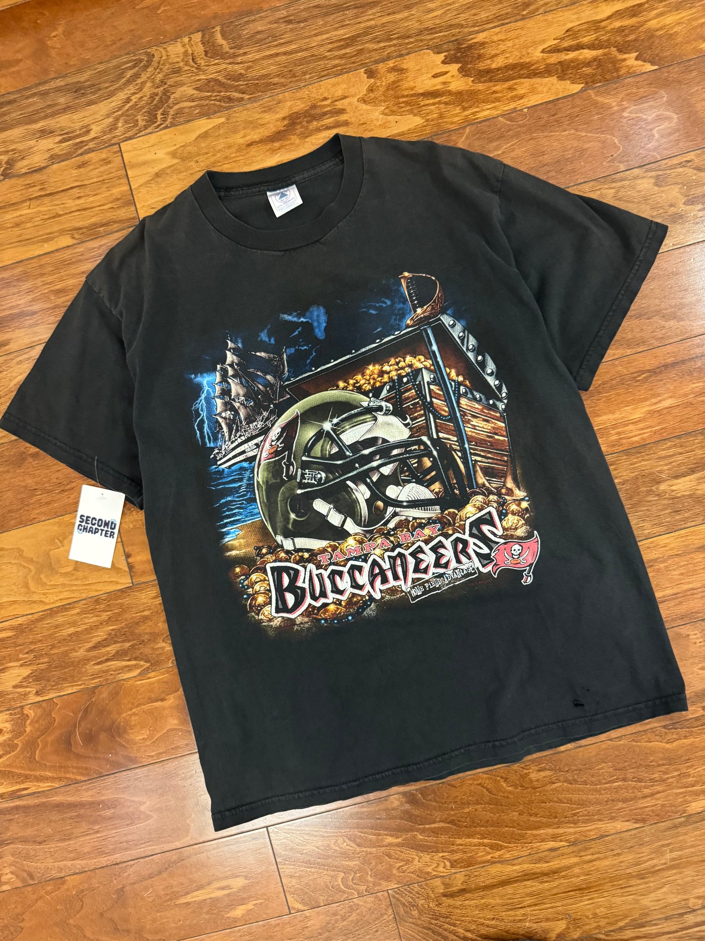 2001 Tampa Bay Buccaneers NFL Helmet Tee (L)