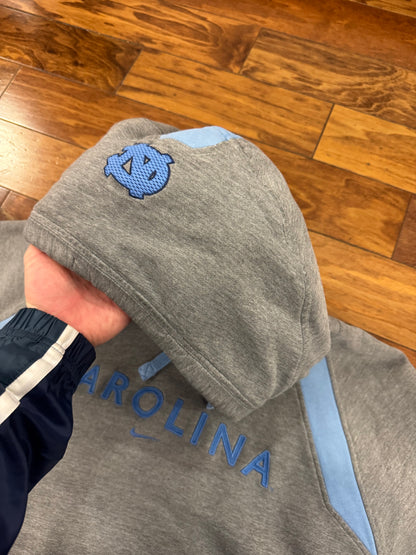 00s UNC Center Swoosh Two Toned Vintage Nike Hoodie (XXL)