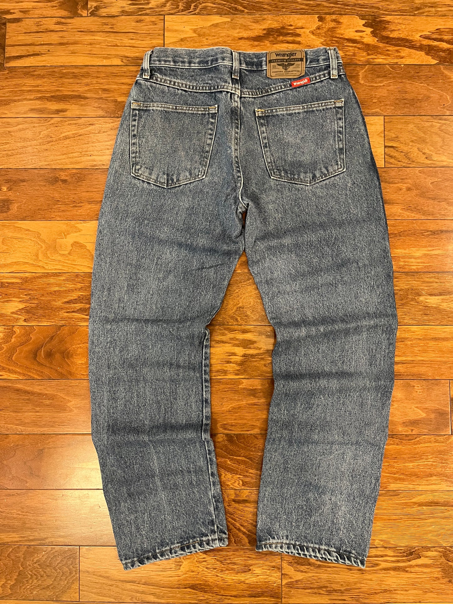 00s Wrangler Dark Wash Blue Jeans (31 x 30)