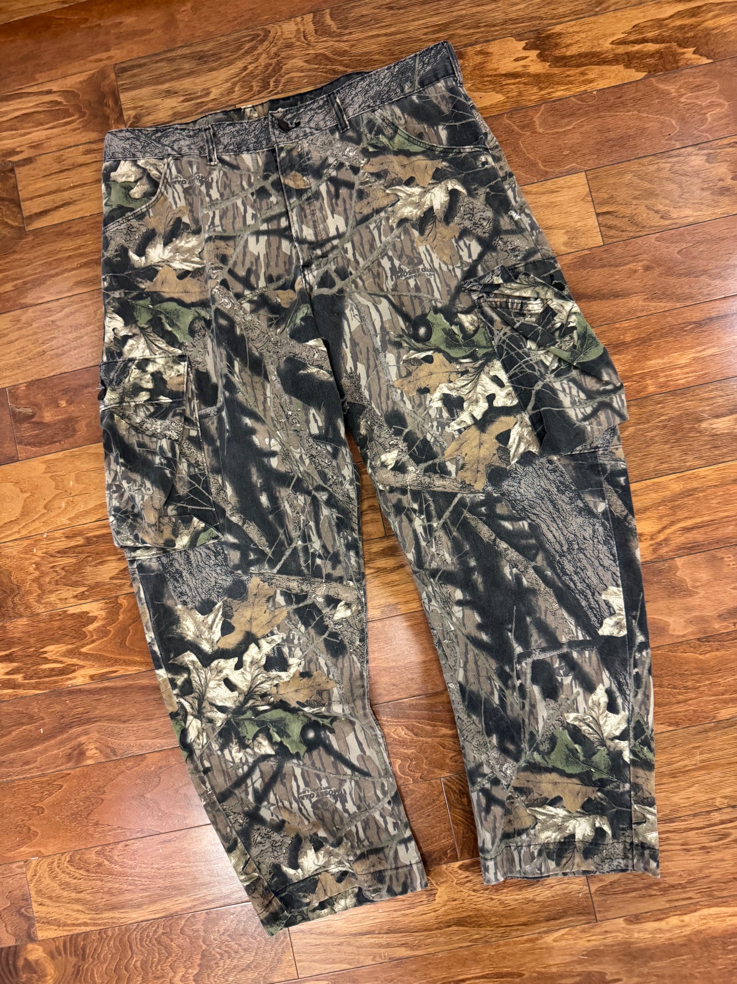 90s Mossy Oak Dark Camo Pants (36 x 32)