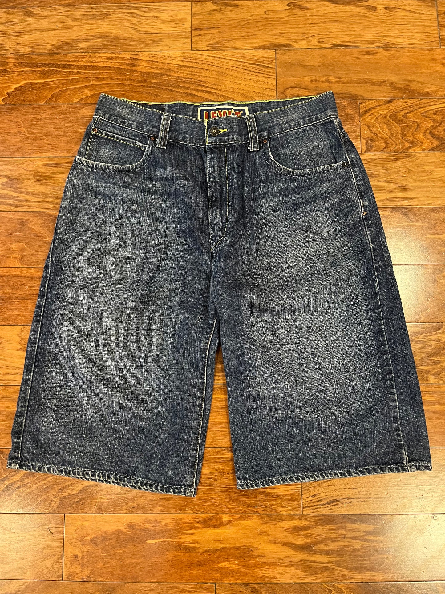 2011 Levi's 579 Baggy Shorts (34)