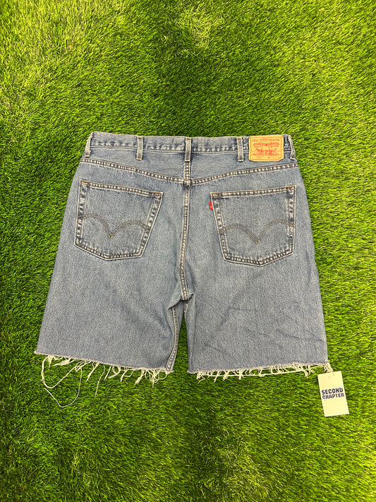 00s Vintage Levi's 550 Dark Wash Frayed Cut Off Jean Shorts (40)
