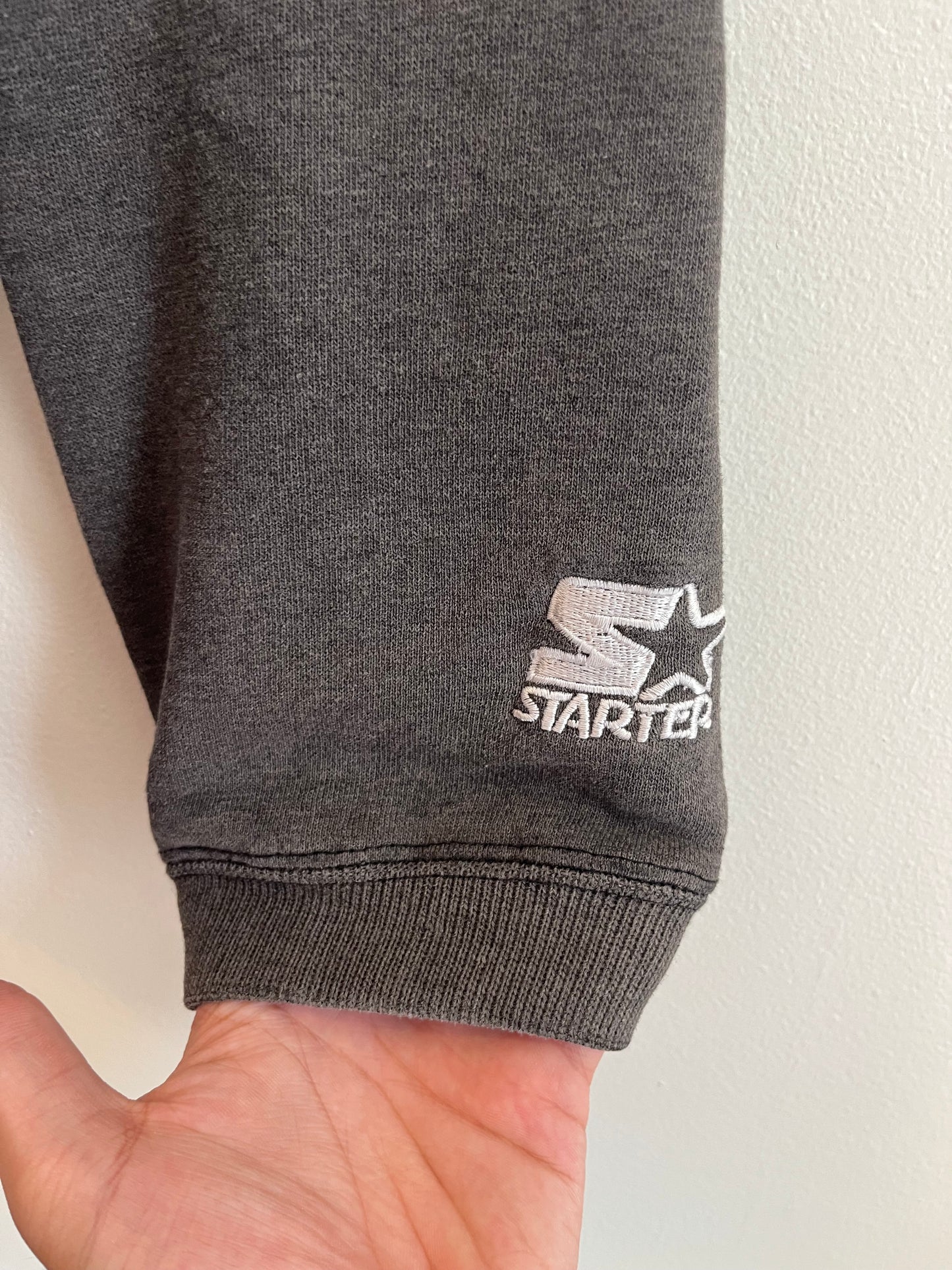 90s Oakland Raiders Starter Faded Spell Out NFL Crewneck (L)
