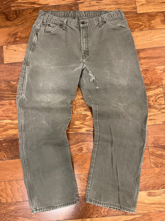 2016 Dickies Green Distressed Carpenter Pants (38 x 32)