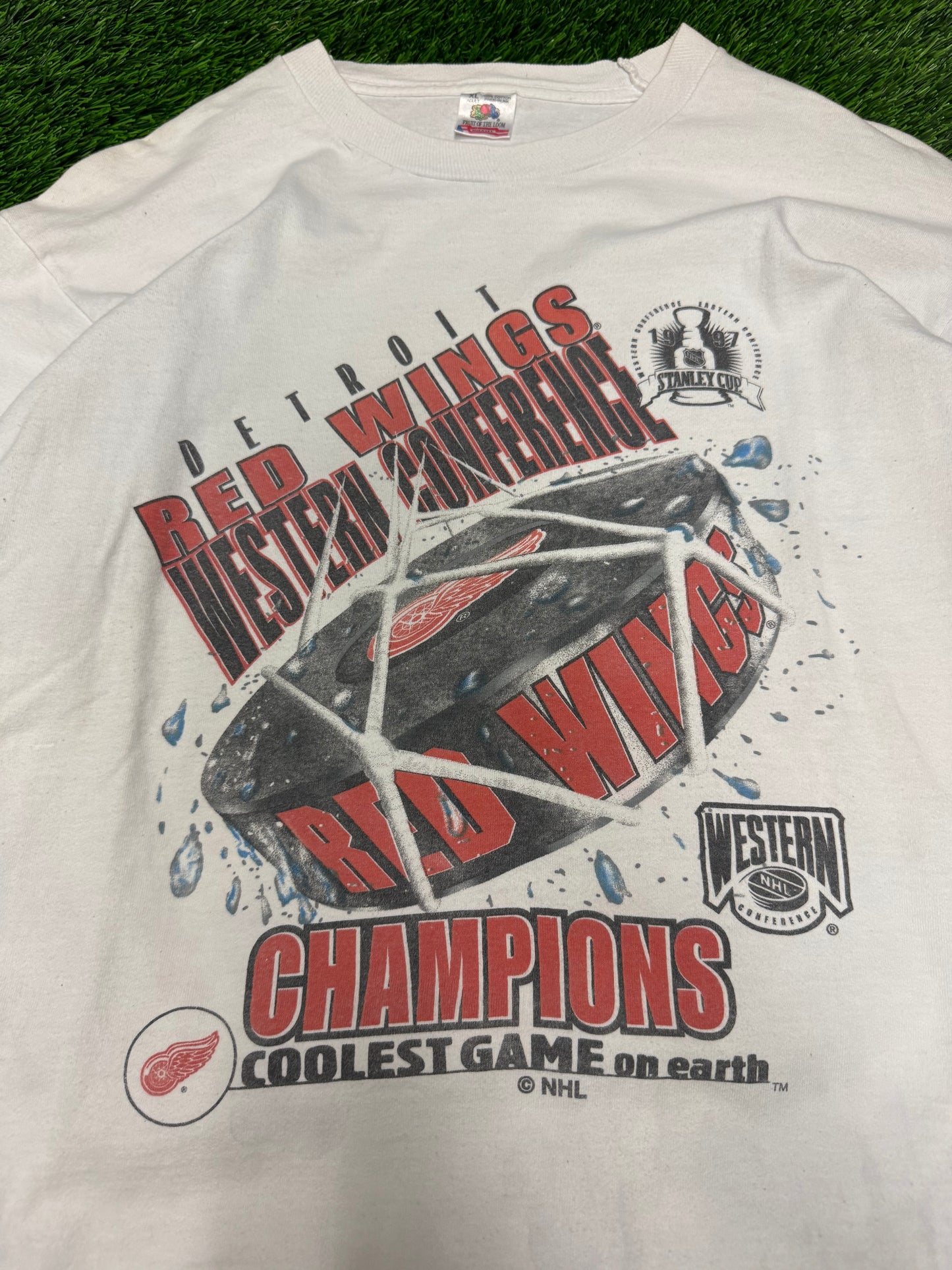 1997 Detroit Red Wings Coolest Game on Earth Vintage NHL Tee (XL)