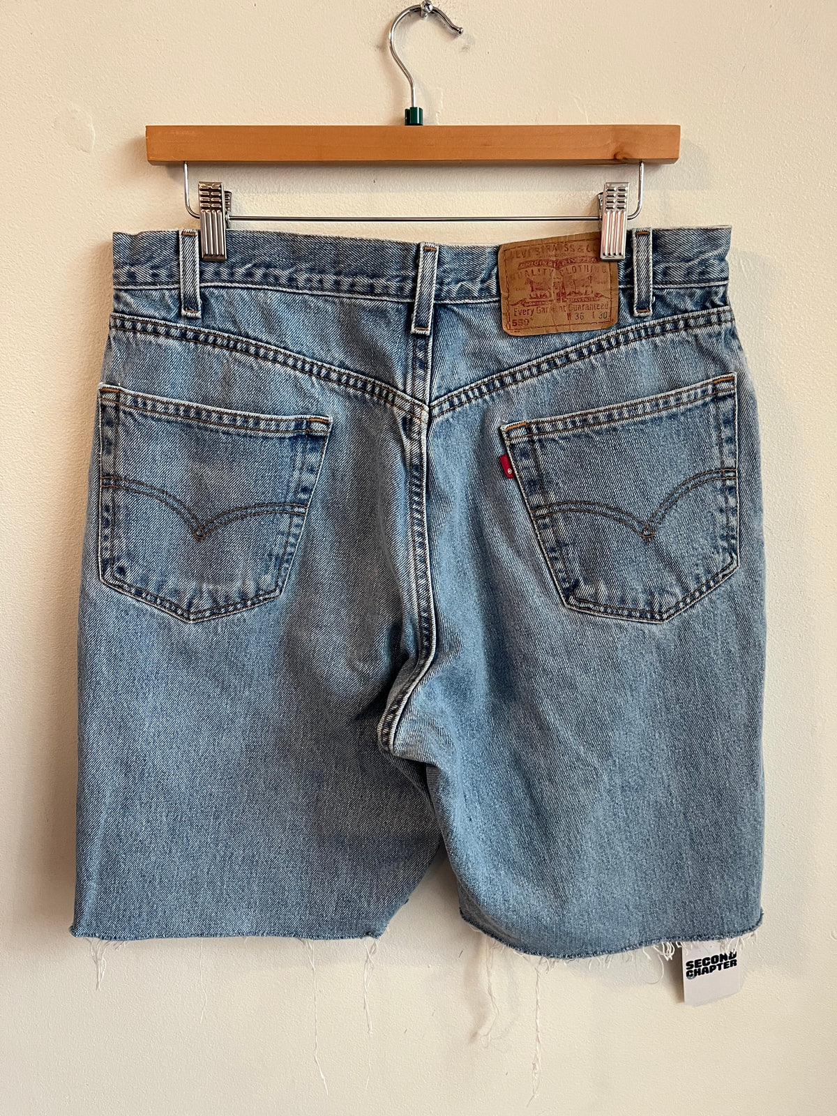 2001 Levi’s 550 Light Wash Shorts (36)
