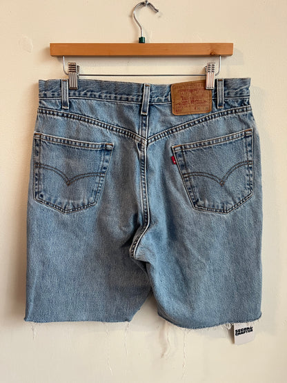 2001 Levi’s 550 Light Wash Shorts (36)