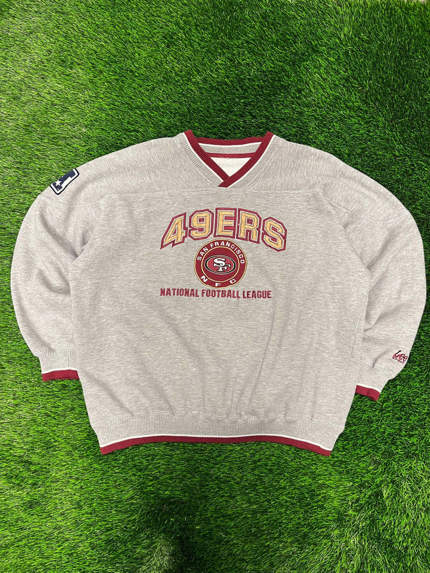 90s San Francisco 49ers Embroidered Crewneck (XL)
