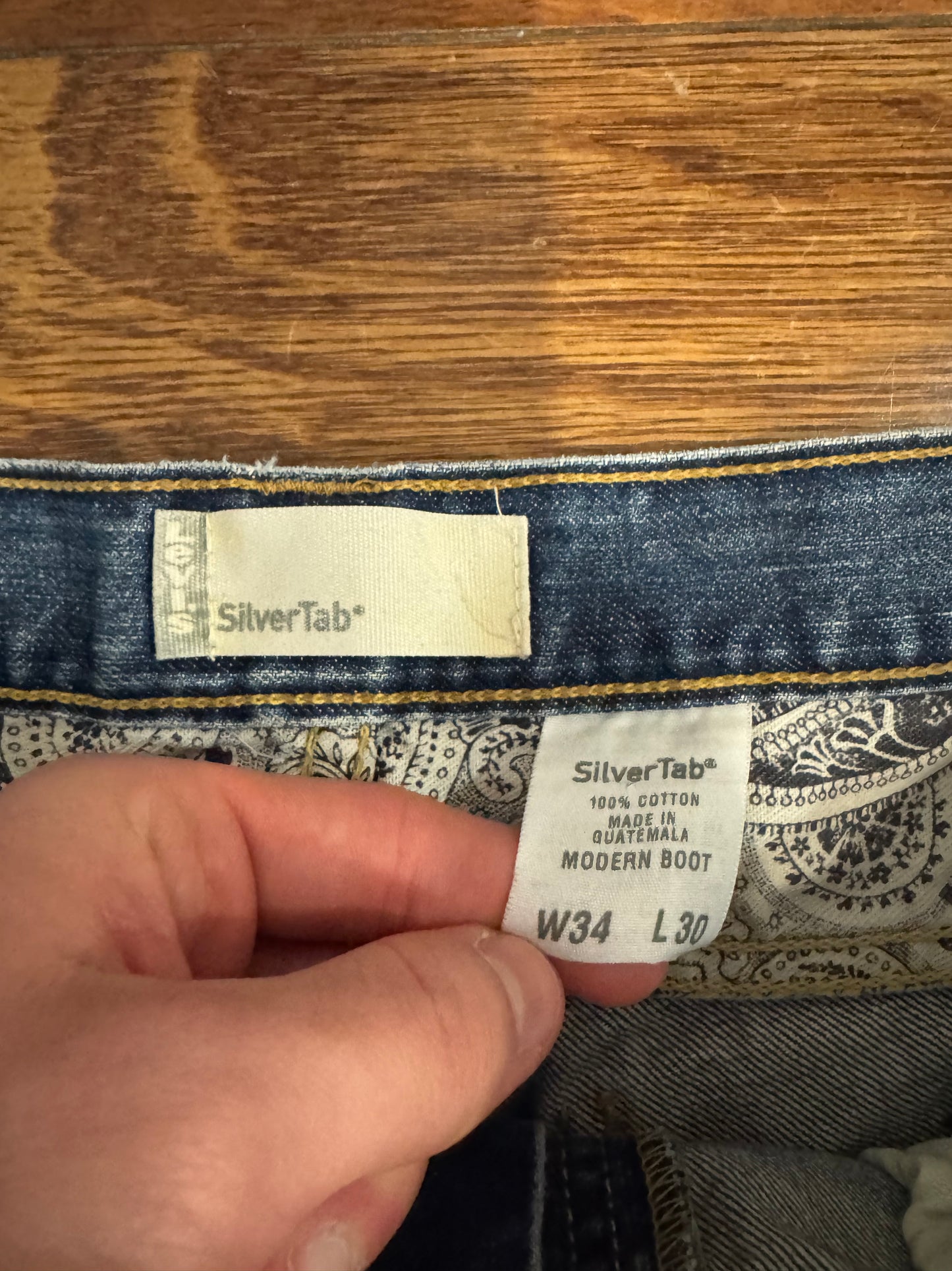2005 Levi's Silver Tab Boot Cut Dark Wash Jeans (34 x 30)