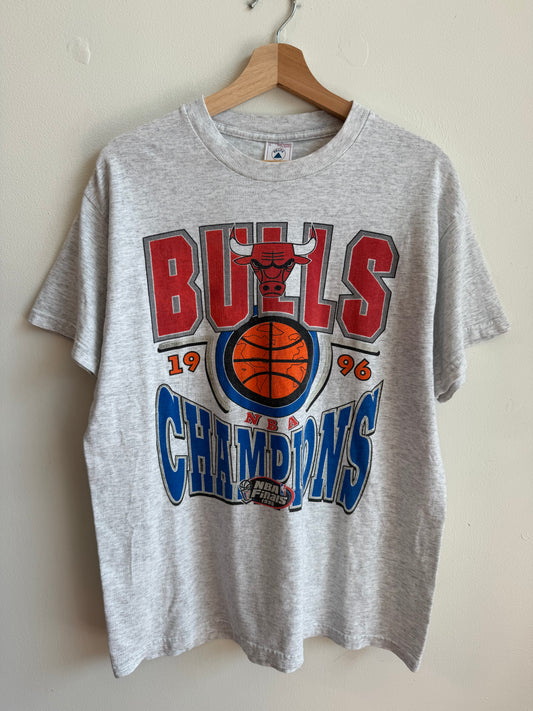 1996 Chicago Bulls NBA Finals Champions Tee (L)