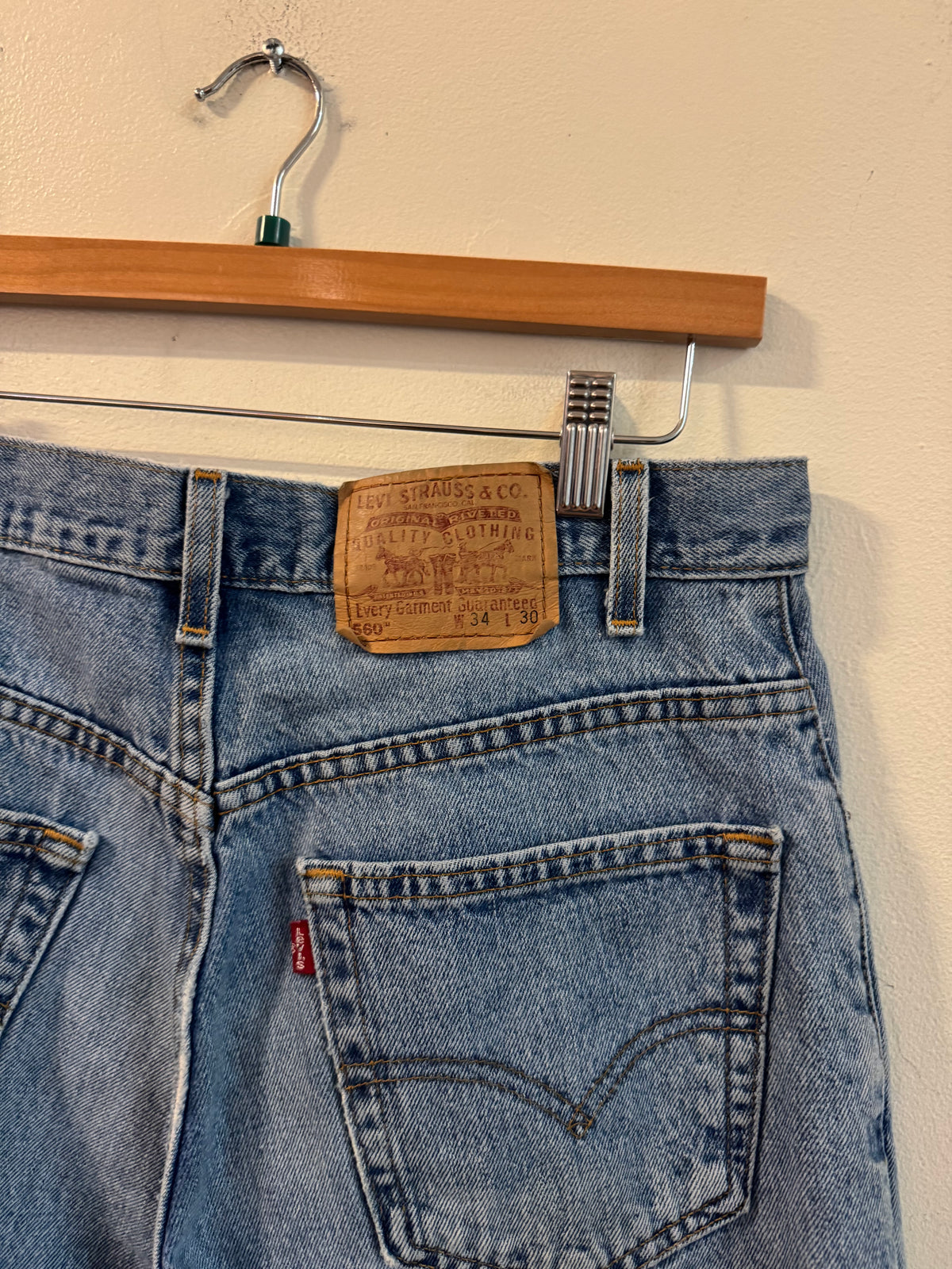 2001 Levi's 560 Mid Wash Shorts (34)