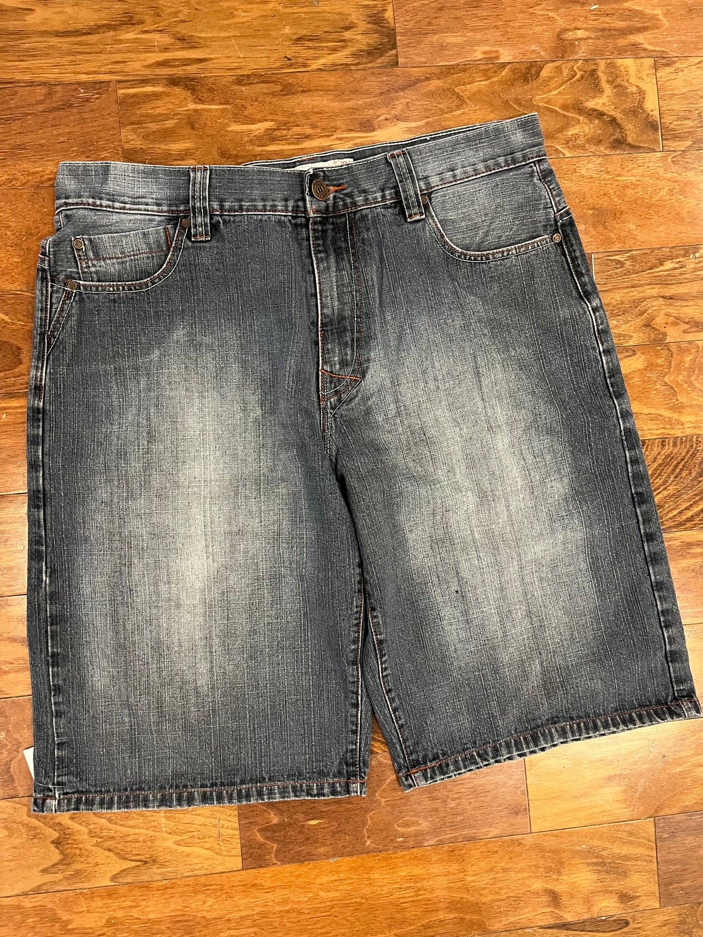 00s Niche United Baggy Y2K Shorts (38)