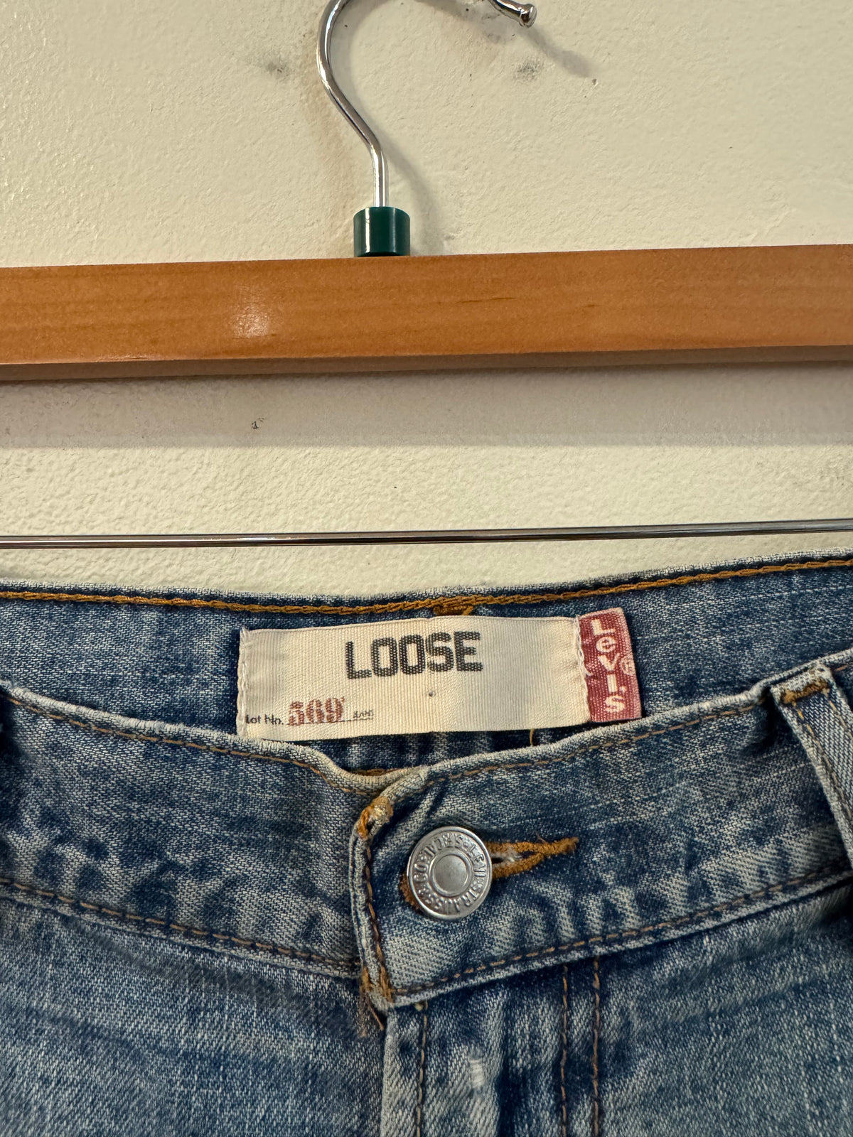 2009 Levi's 569 Baggy Shorts (34)