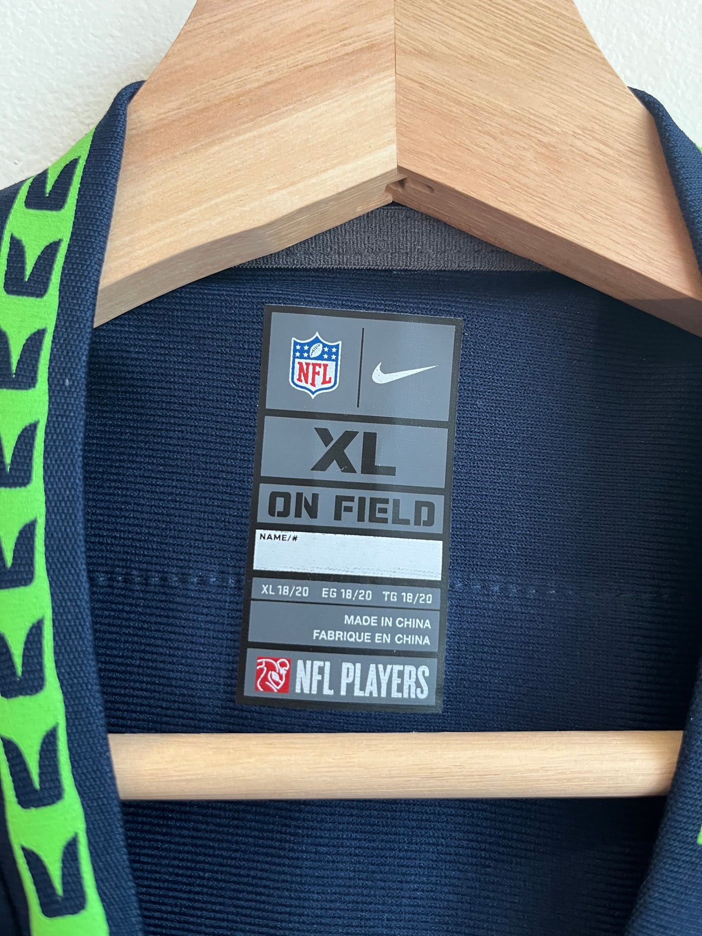 2015 Seattle Seahawks Russell Wilson Nike Jersey (Youth XL)