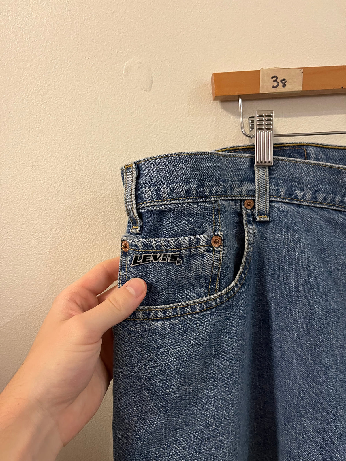 1998 Levi's Baggy Fit Jean Shorts (38)