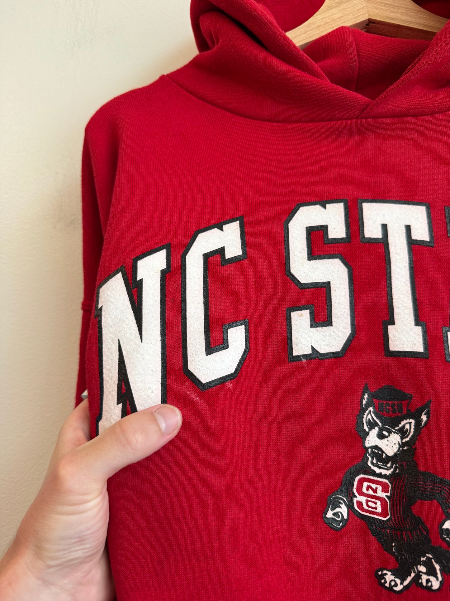 2000s NC State Wolfpack Russell Athletics Red Hoodie (L)