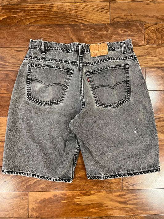 90s Levi's 560 Faded Black Jean Shorts (37)