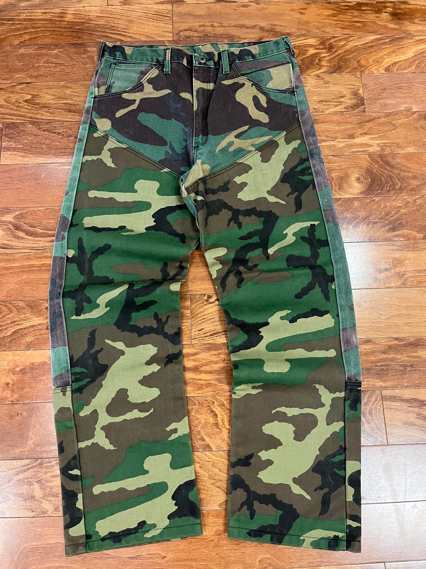 90s Pointer Brand Camo Pants (34 x 32)