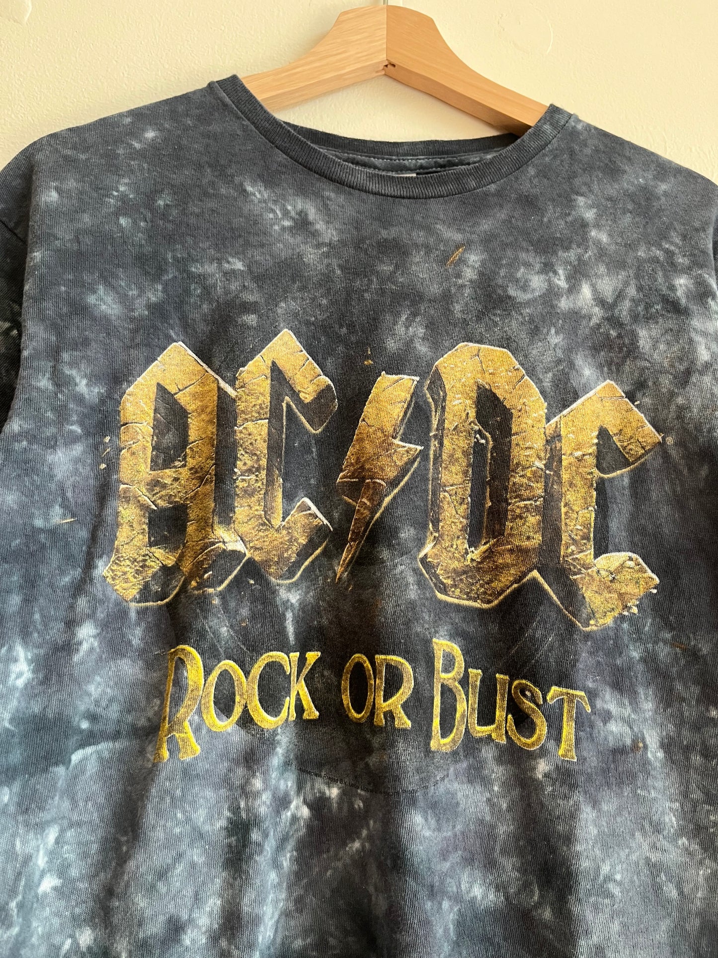 2016 ACDC “Rock or Bust” Tie Dye Music Tour Tee (M)