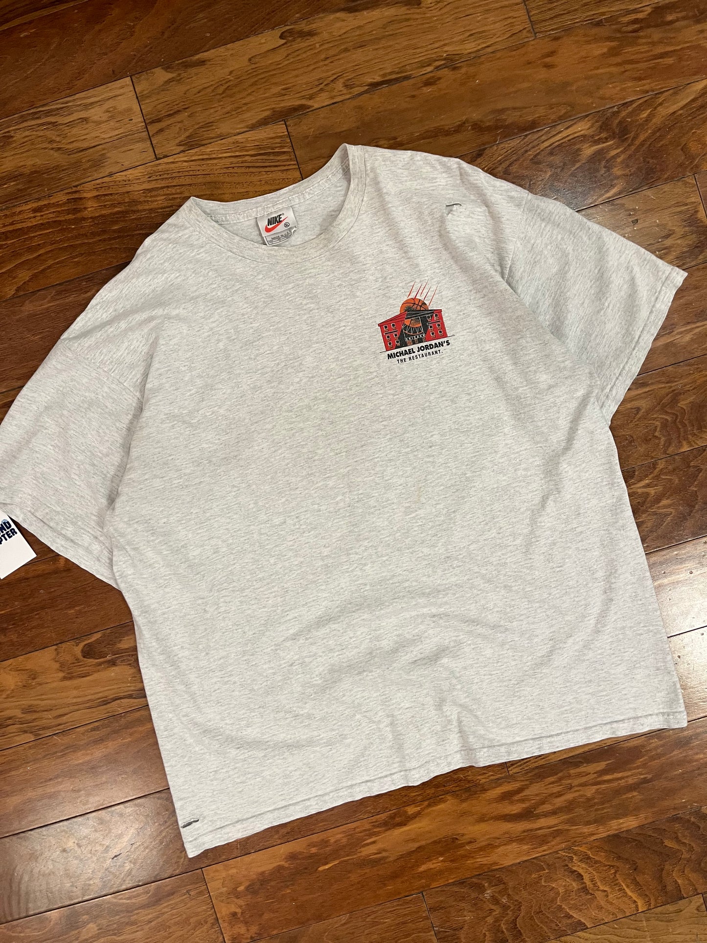 90s Nike Michael Jordan's Restaurant Jump Man NBA Tee (XL)