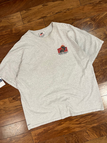 90s Nike Michael Jordan's Restaurant Jump Man NBA Tee (XL)