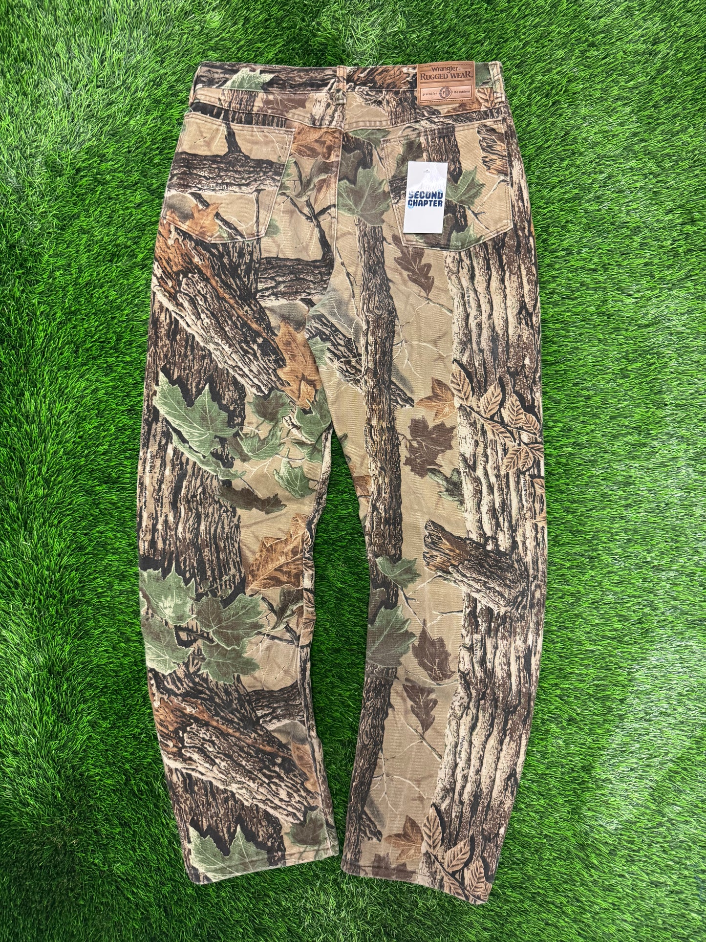 00s Wrangler Rugged Wear Real Tree Vintage Camo Pants (34 x 32)
