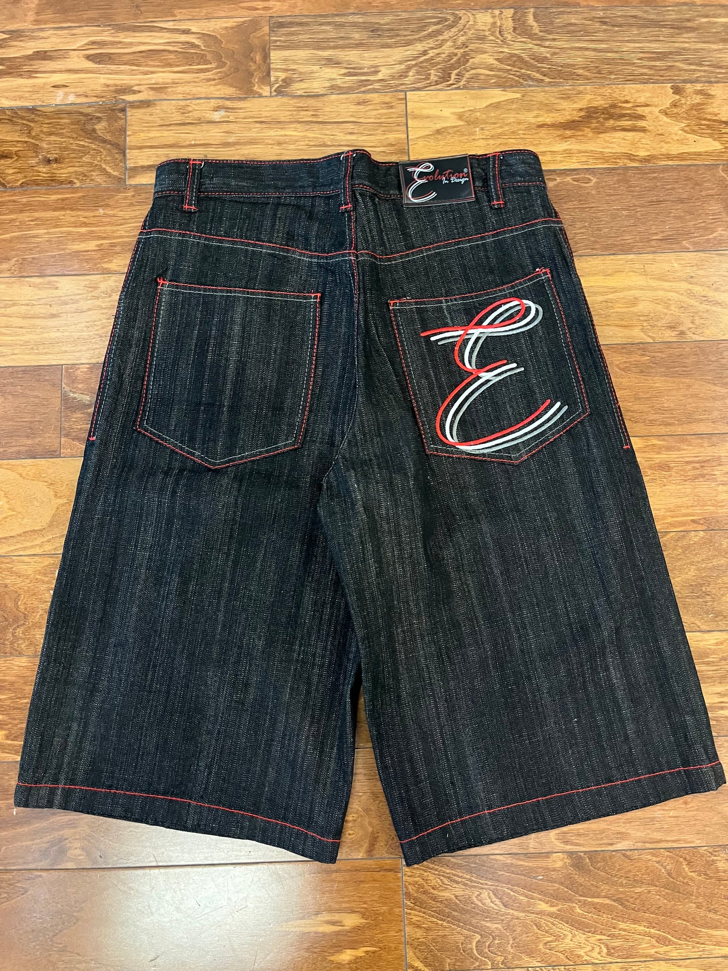 00s Evolution Baggy Shorts (34)