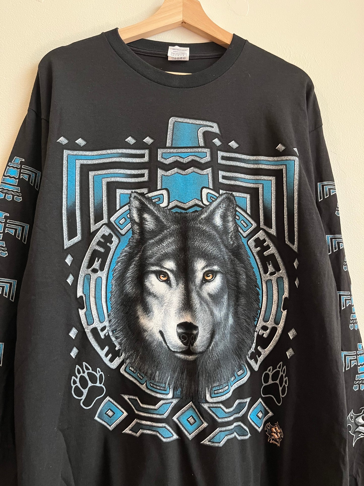 00s Johnny's Nature Wolf Graphic  Long-Sleeve Shirt (L)