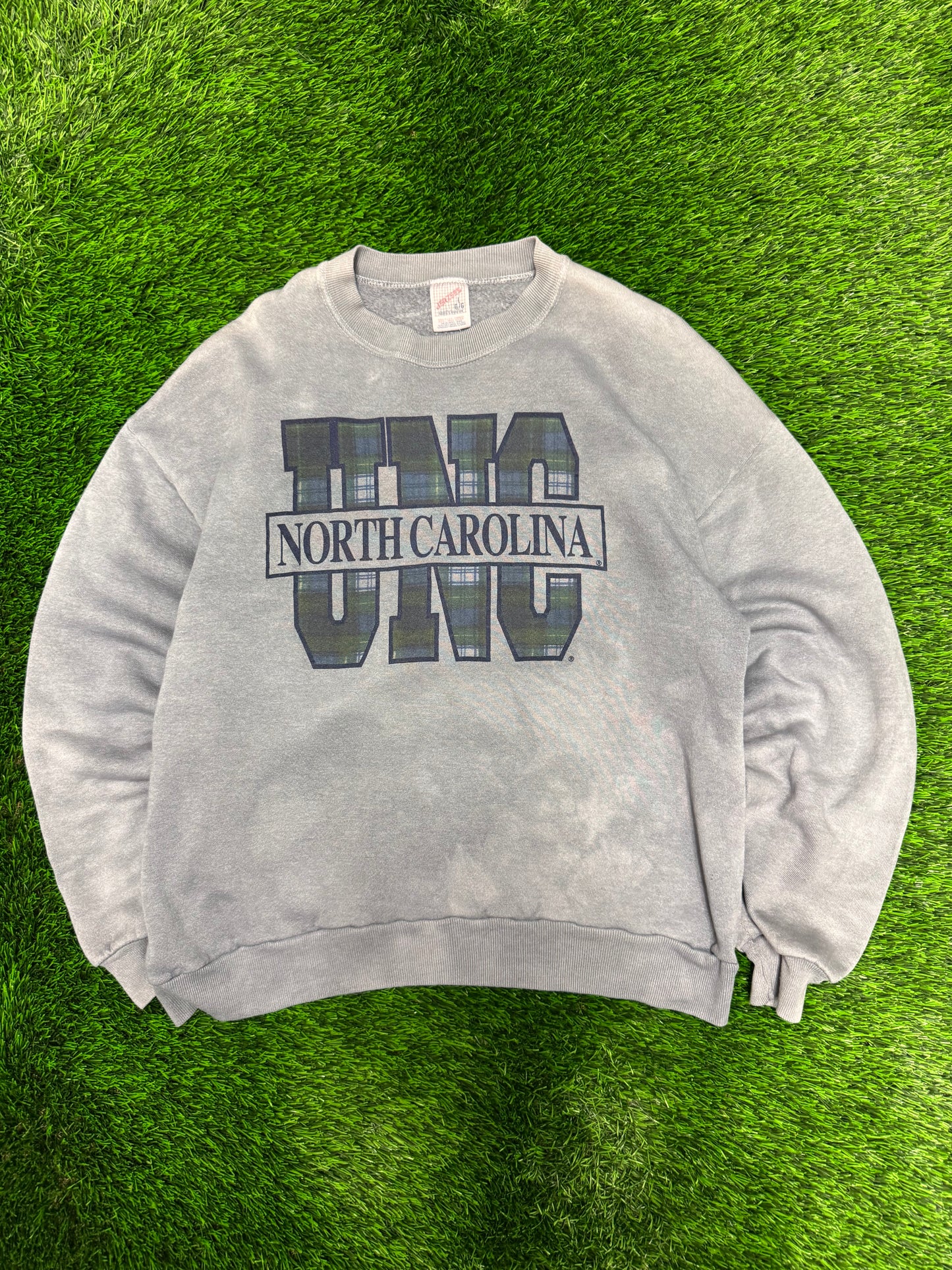 90s University of North Carolina UNC Plaid Letters Vintage Crewneck (L)