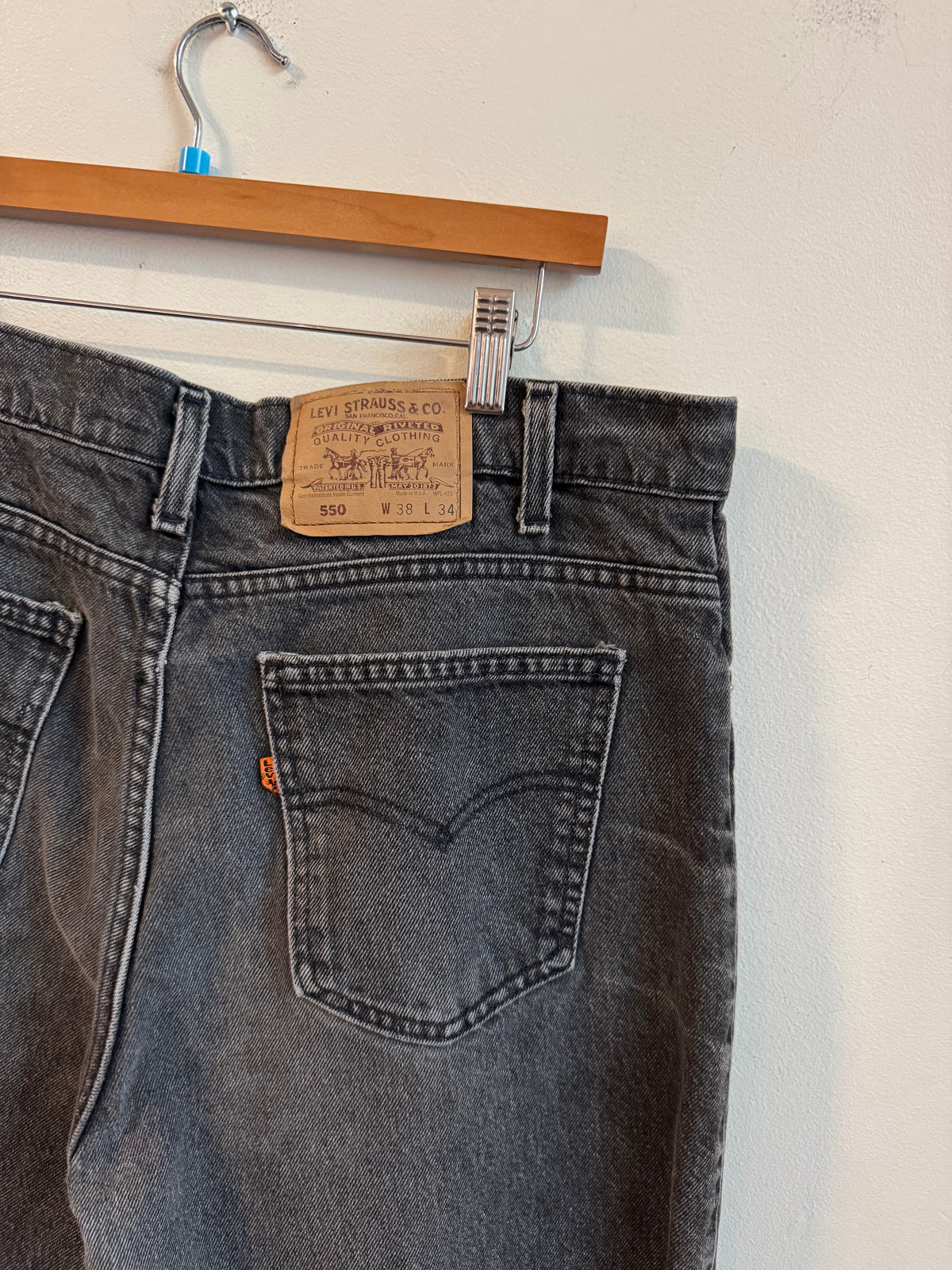 90s Levi's 550 Orange tab Stained Black Shorts (36)