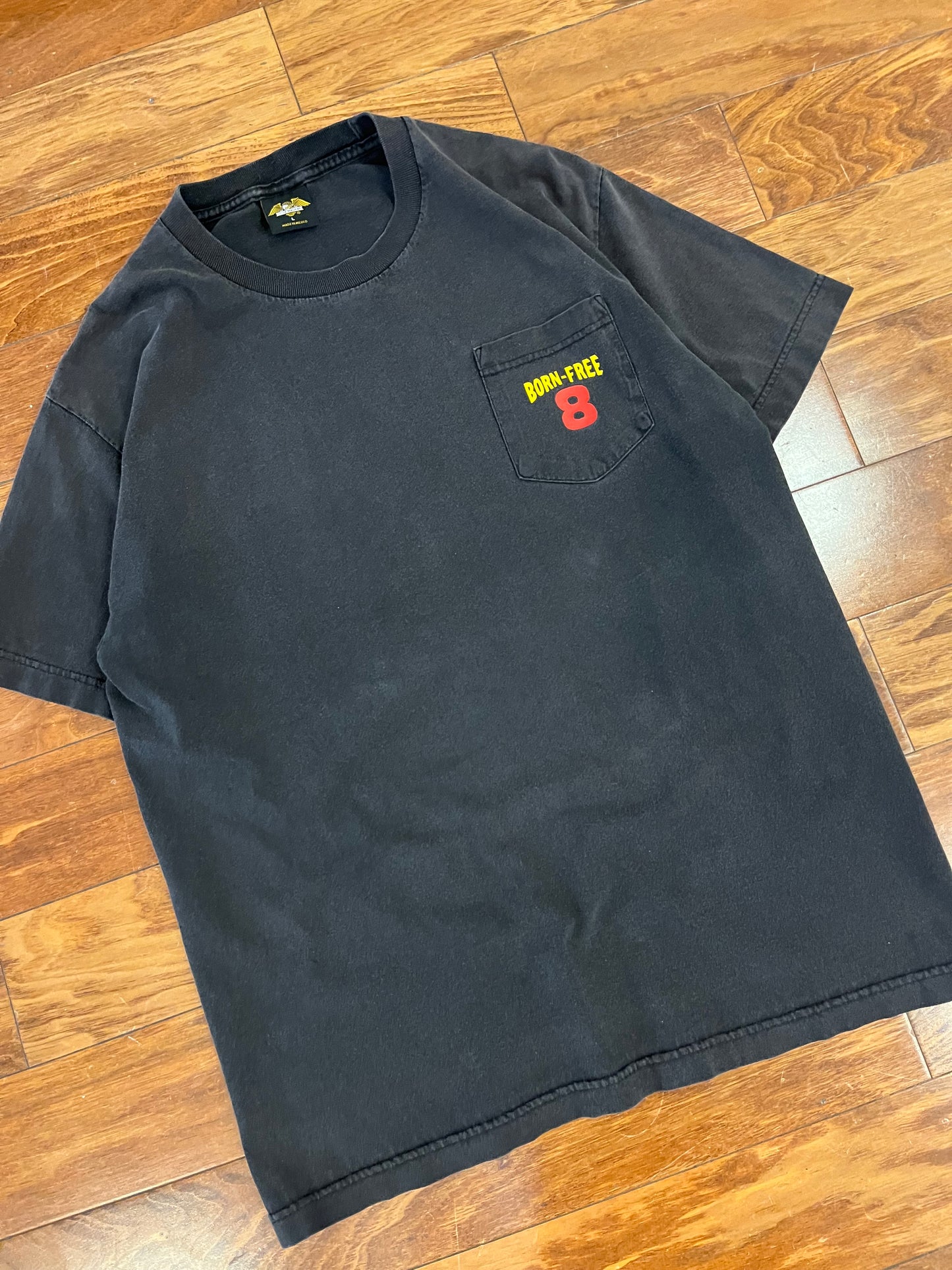 00s Born Free 8 Pocket Tee (L)