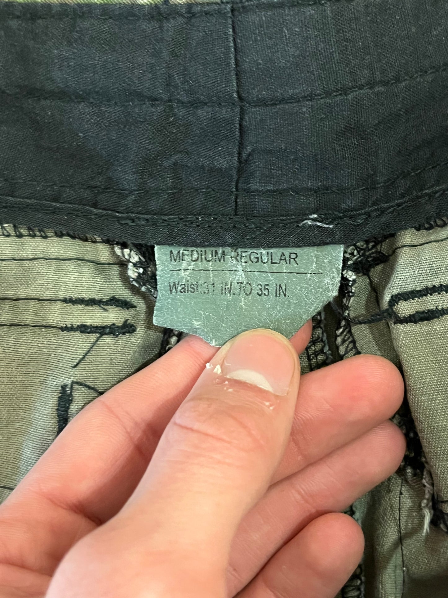 00s Military Camo Cargo Shorts (34)