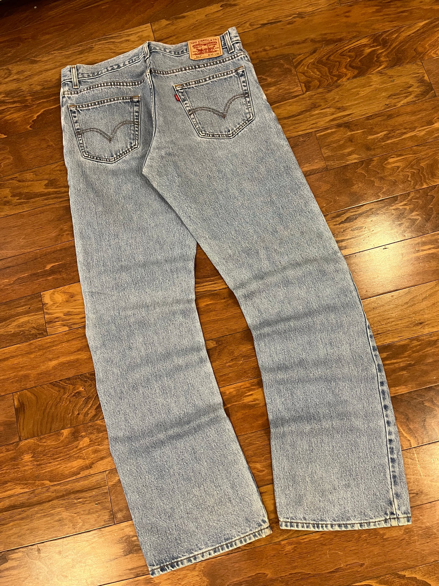 2008 Levi's 517 Bootcut Jeans (36 x 36)