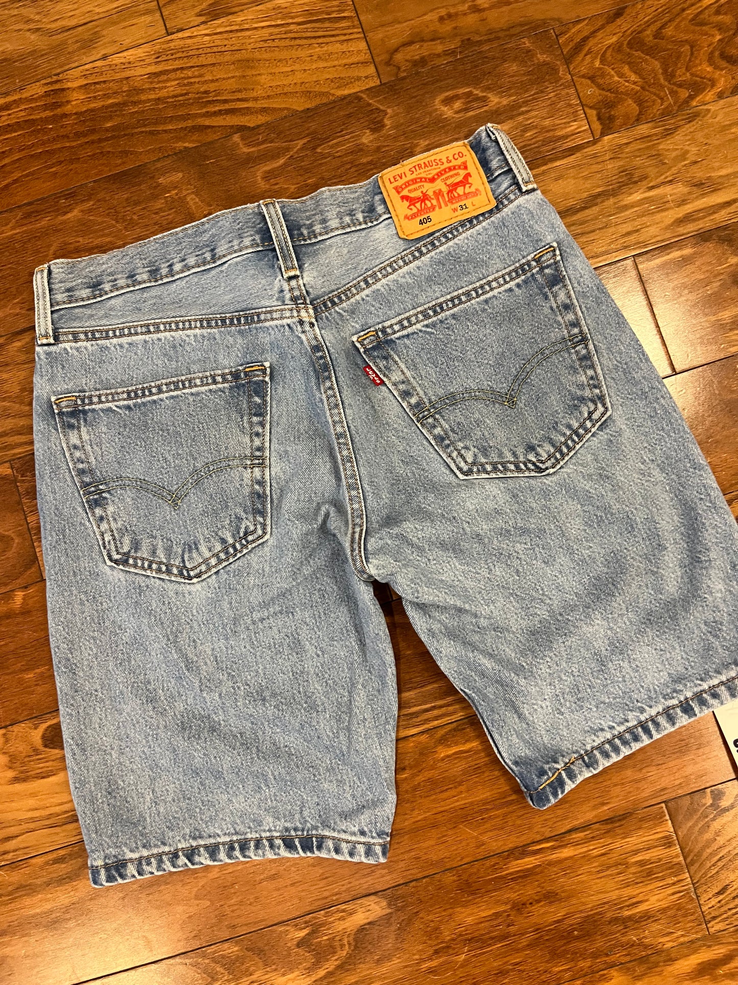 2010s Levi's 405 Jean Shorts (31)