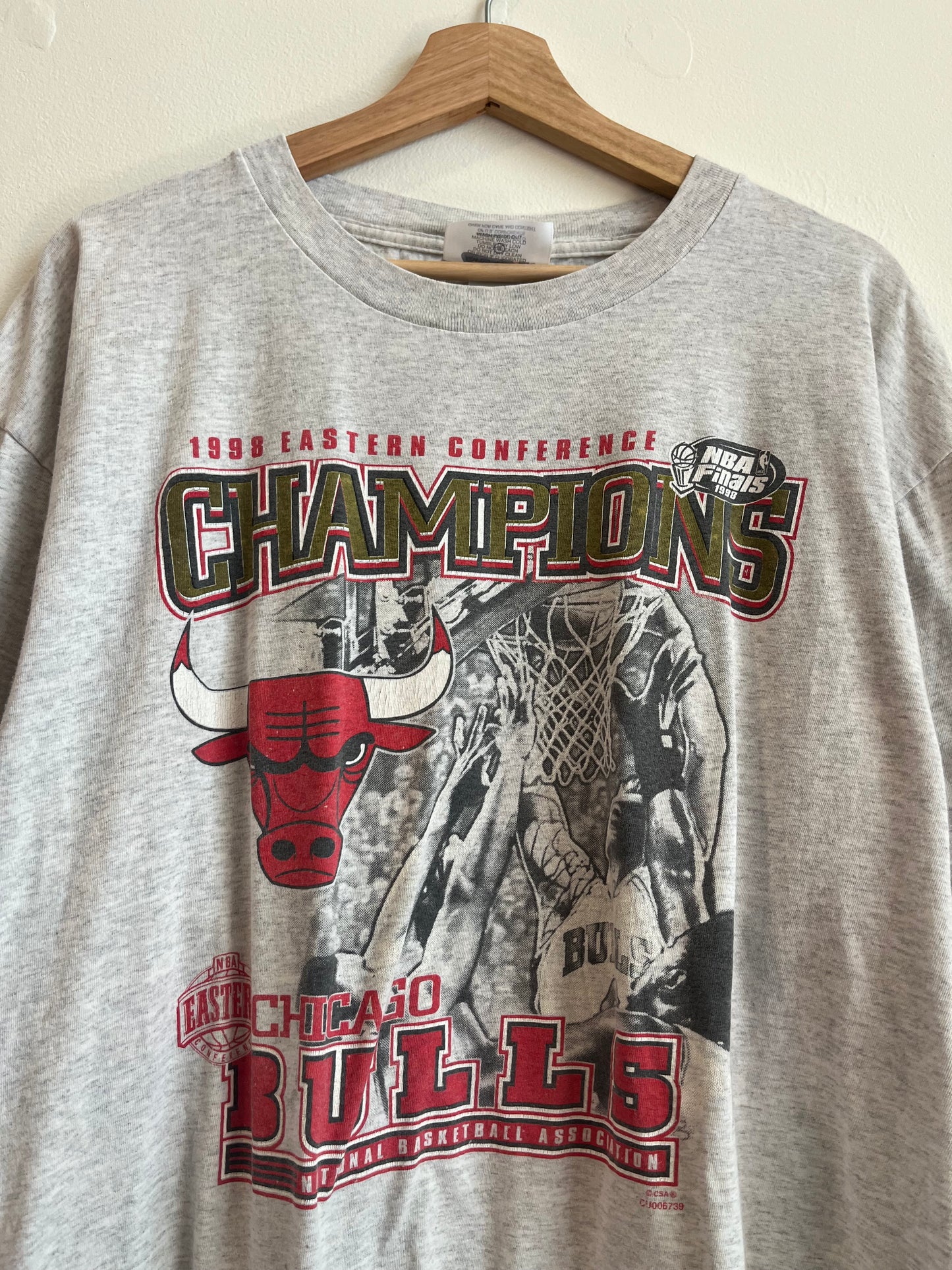 1998 Chicago Bulls NBA Finals Champions Tee (XL)