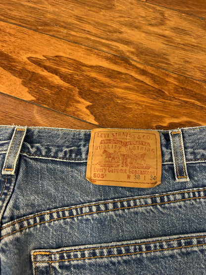 2001 Levi's 505 Mid Wash Jeans (38 x 34)