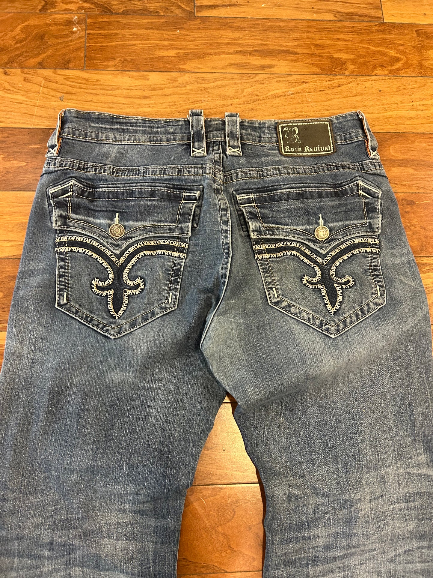 00s Rock Revival Embroidered Jeans (38 x 34)