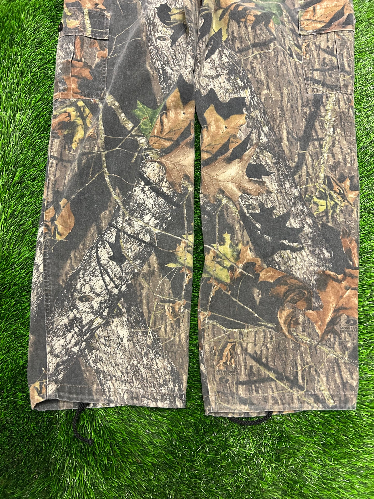 00s Field Staff Mossy Oak Camo Cargo Pants (36 x 32)