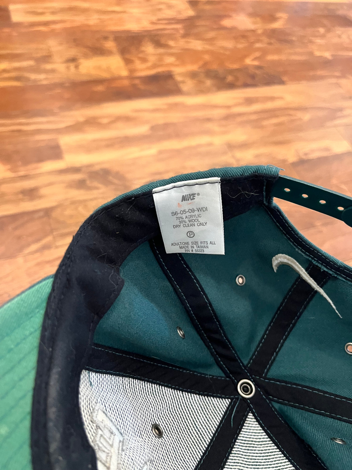 90s Nike Spell Out Green Essential Hat (OS)