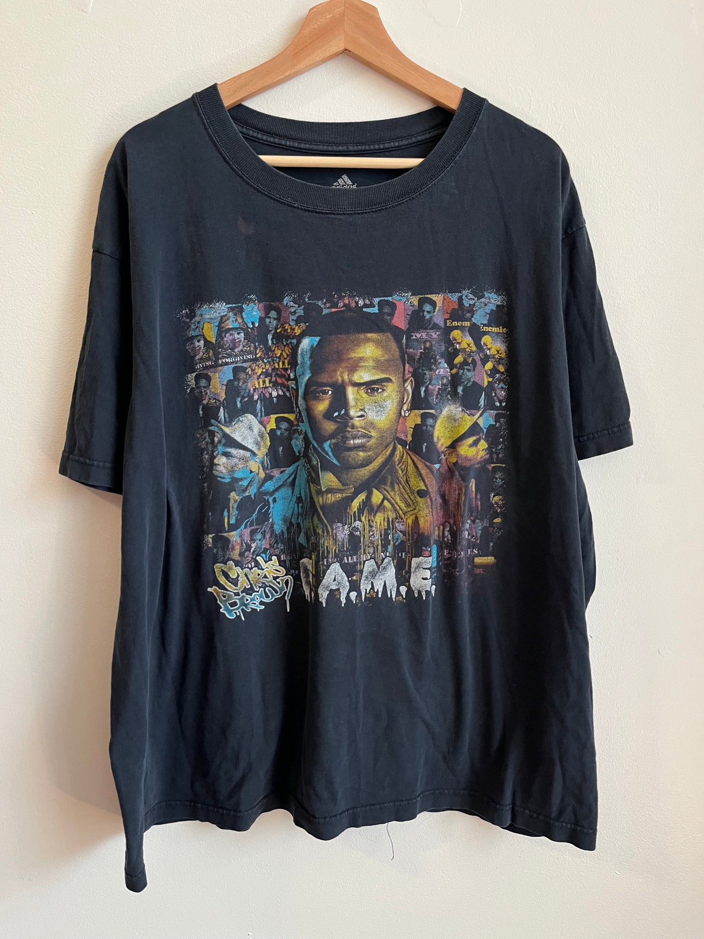 2011 Chris Brown Faded F.A.M.E Tour Graphic Tee (L)