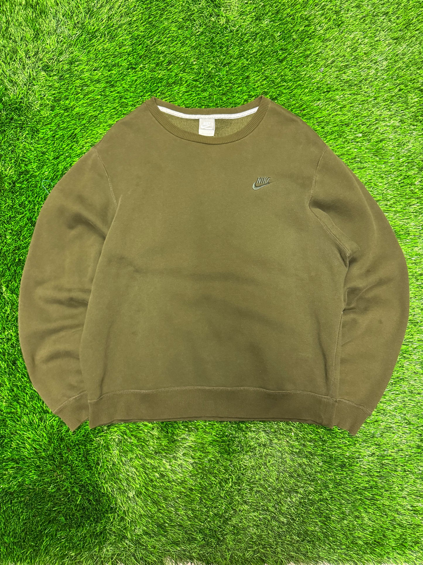 00s Nike Essential Olive Crewneck (L)