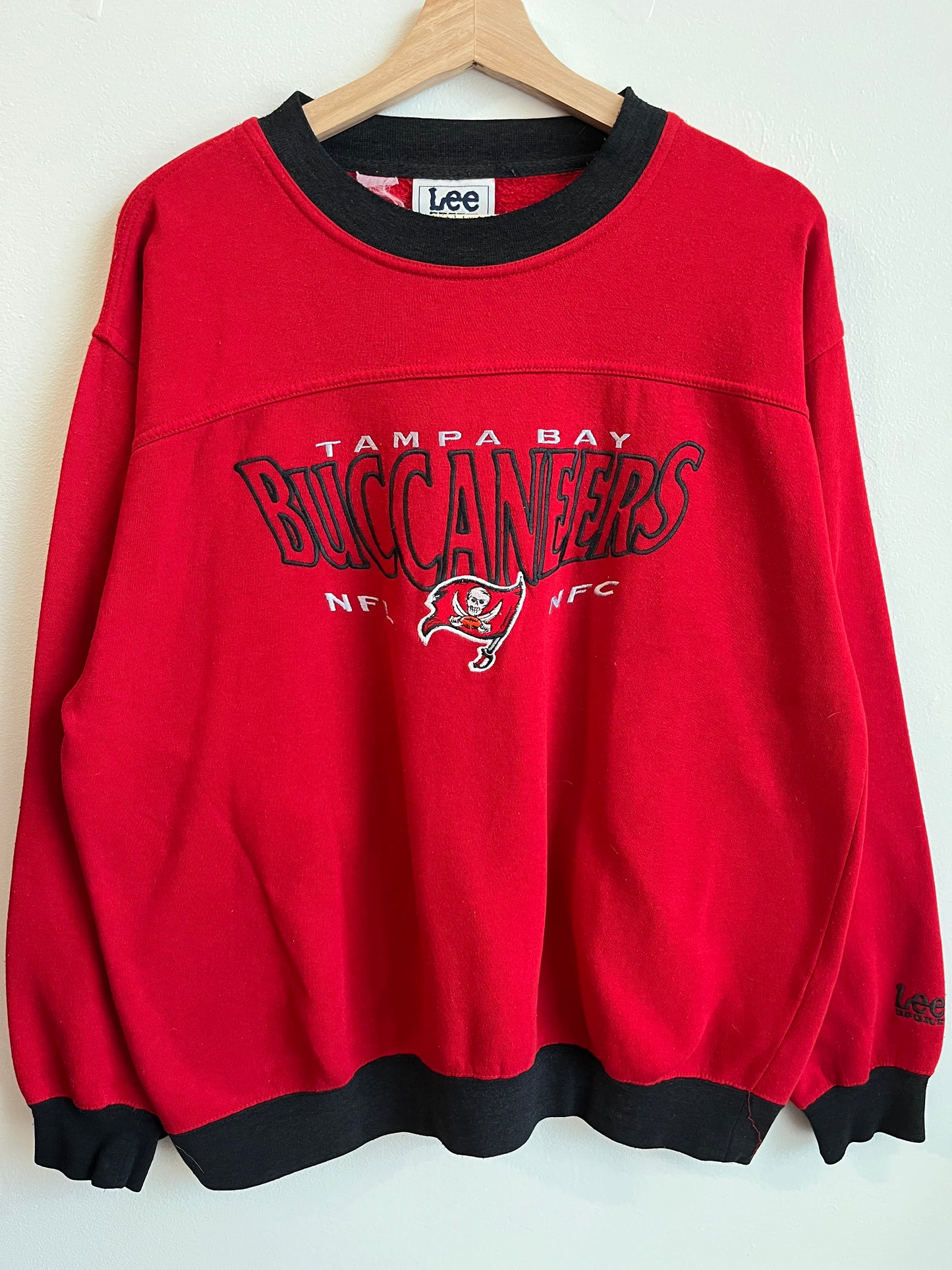 90s Tampa Bay Buccaneers Lee Sports Crewneck (M)