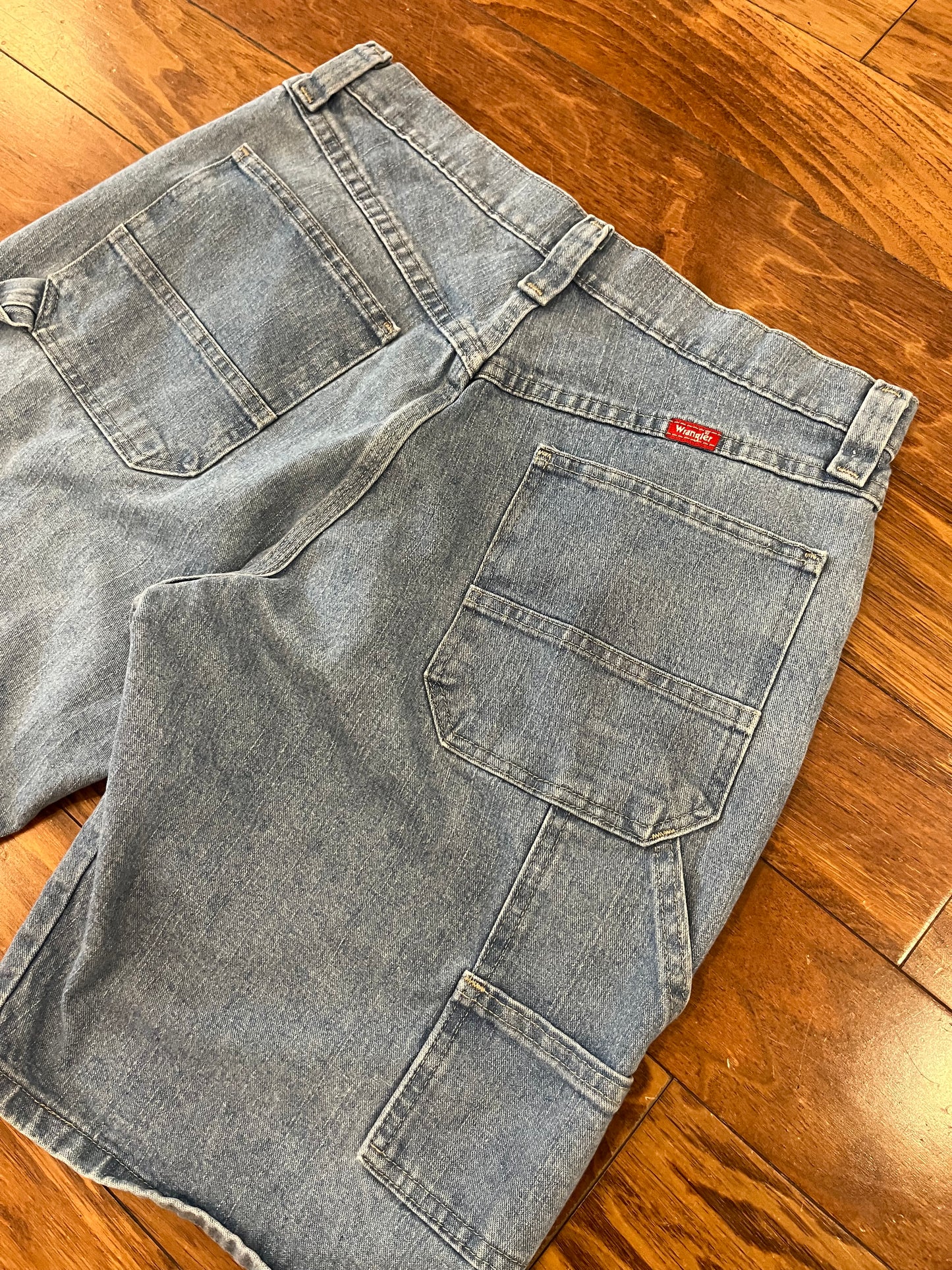 00s Wrangler Carpenter Jean Shorts (32)