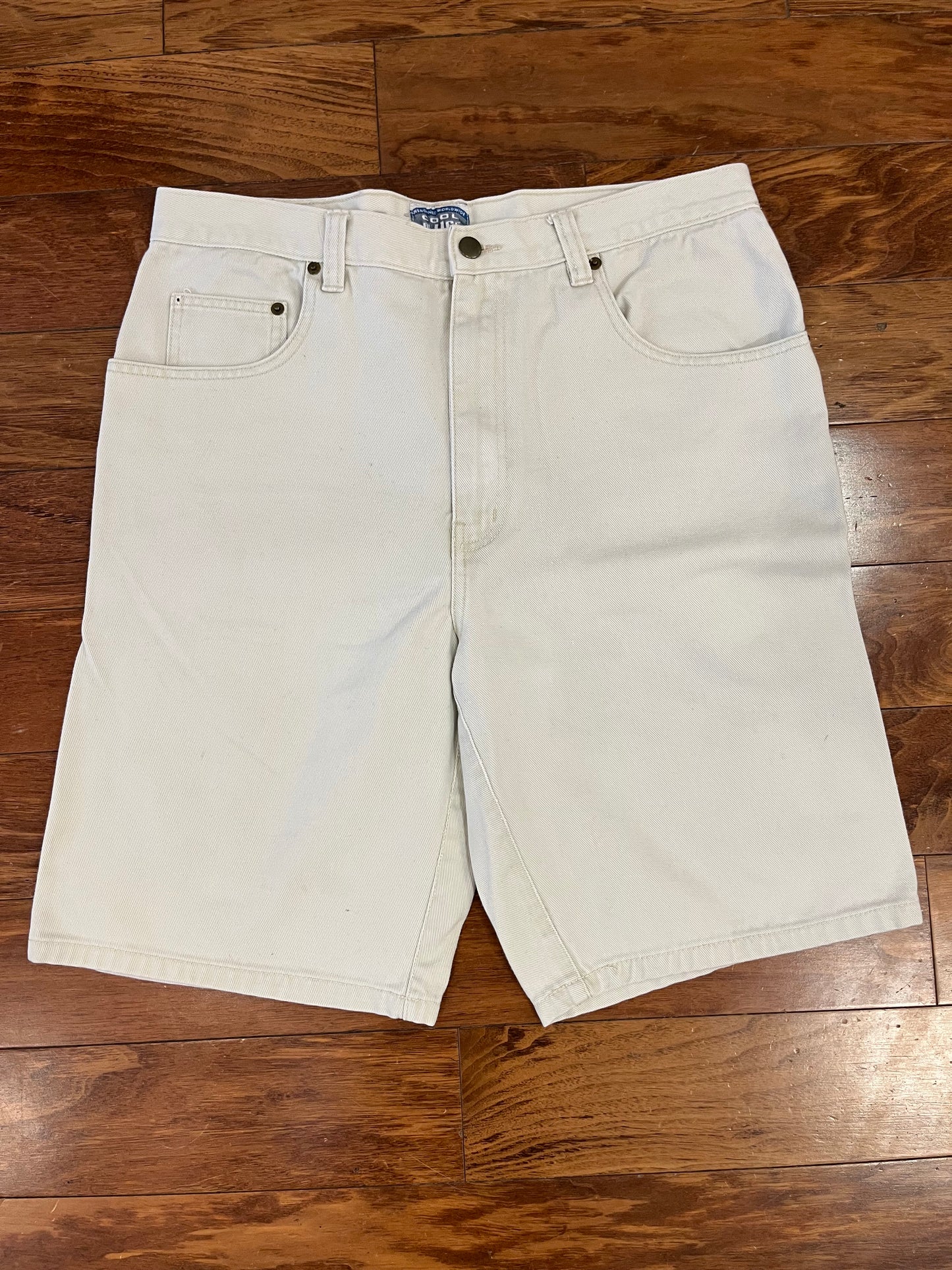 00s Cool Blues Tan Carpenter Shorts (36)