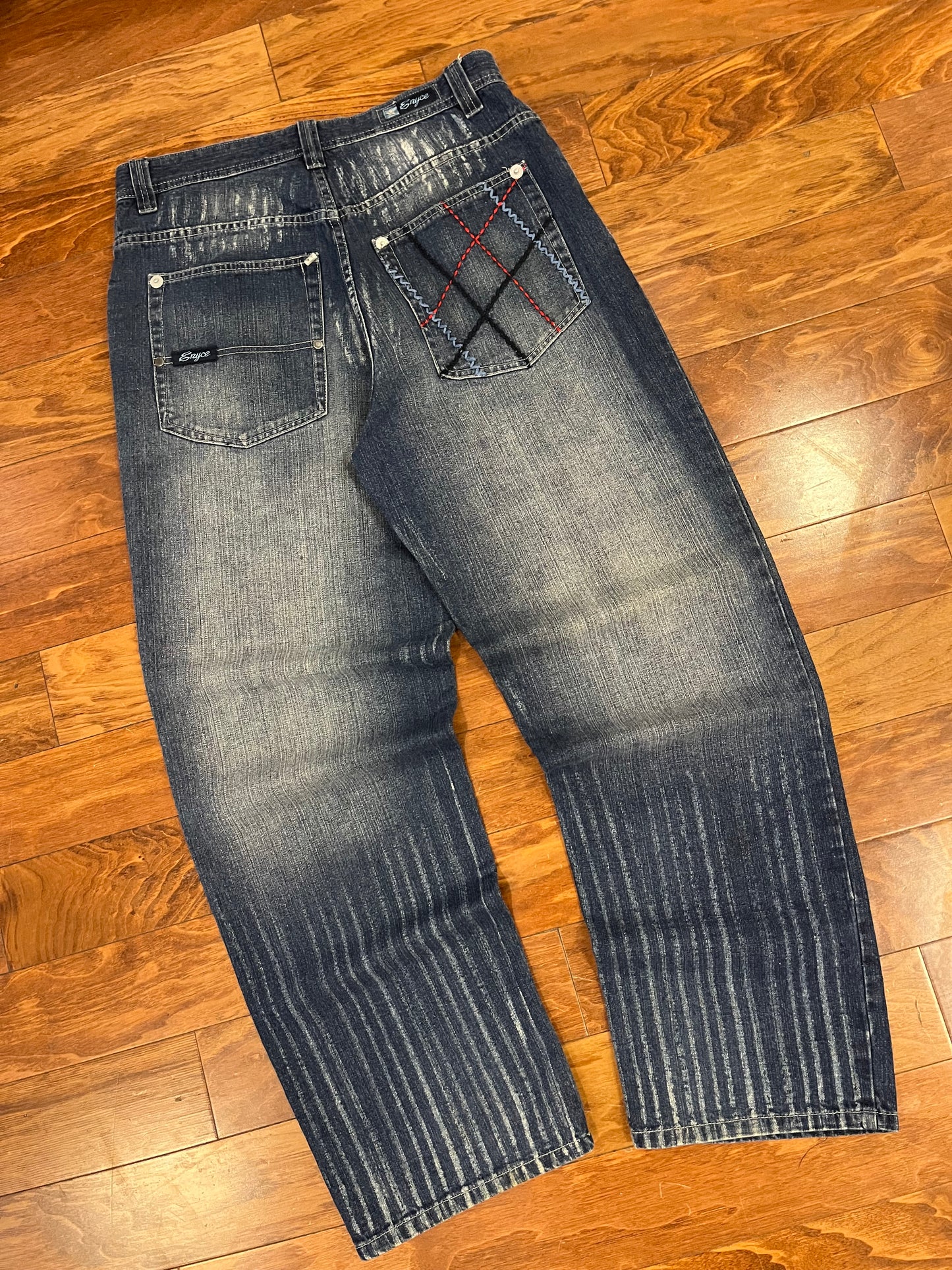 00s Enyce Criss Cross Embrodiered Jeans (34x33)